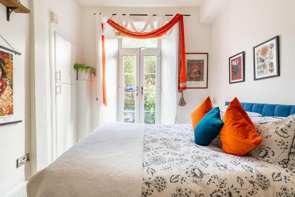 Holyrood Park: Lush & Arty 2 Double Bed Flat Apartment Edinburgh Exterior photo