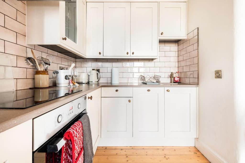 Holyrood Park: Lush & Arty 2 Double Bed Flat Apartment Edinburgh Exterior photo
