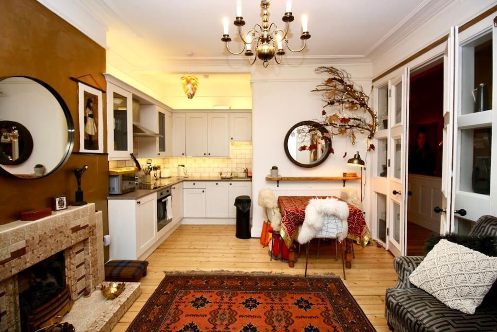 Holyrood Park: Lush & Arty 2 Double Bed Flat Apartment Edinburgh Exterior photo